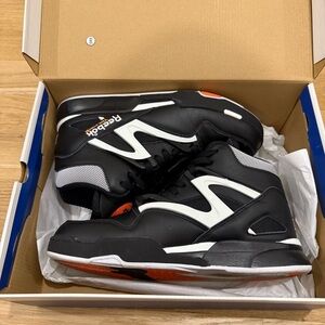 Reebok Men's Pump Omni Zone II Sneakers